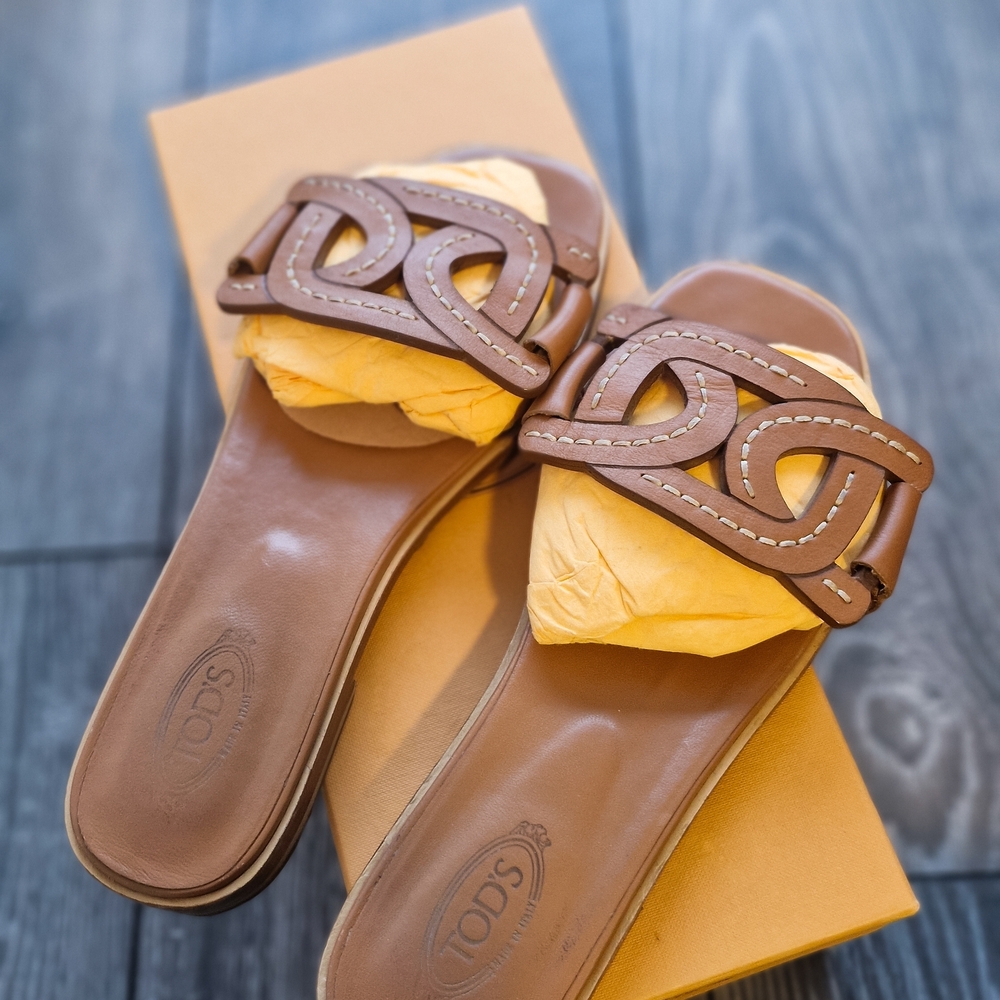 Tod's Tan Leather Women's Sandals - Picture 3 of 4